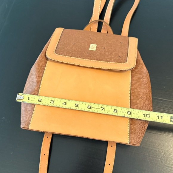 Vincent van Gogh Elegant Tan and Brown Women's Backpack - Picture 2 of 9